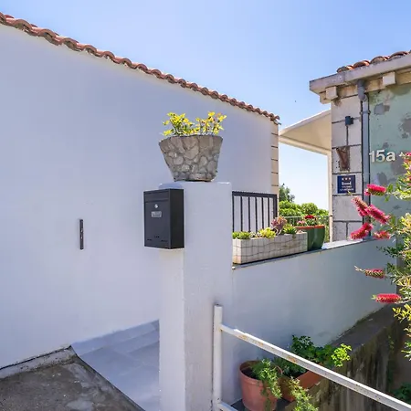 Anmarie With Free Parking Apartament *