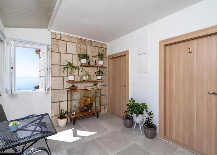 Anmarie With Free Parking