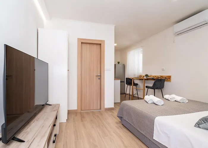 Anmarie With Free Parking Дубровник