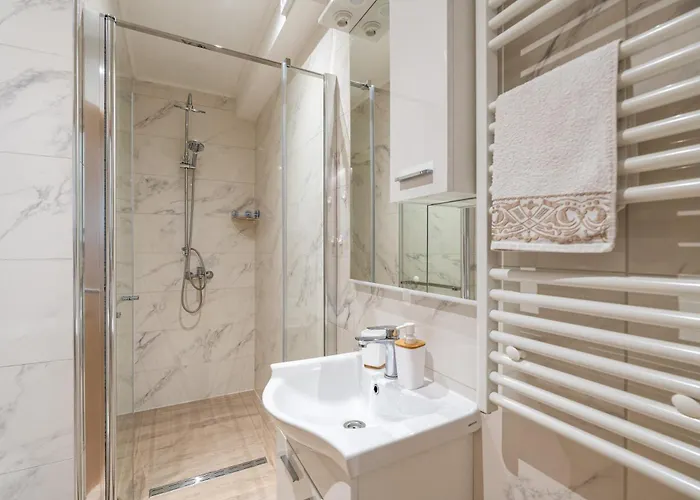 Anmarie With Free Parking