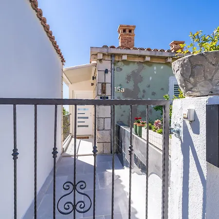 Anmarie With Free Parking