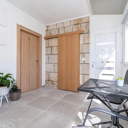 Apartment Anmarie With Free Parking