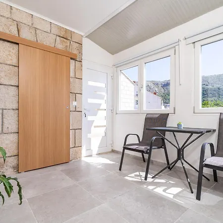 Anmarie With Free Parking Apartment