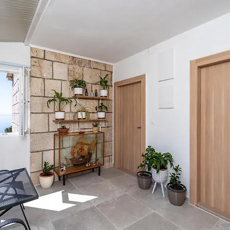 Anmarie With Free Parking