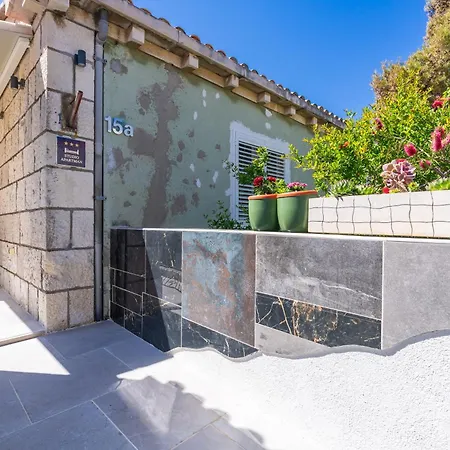 Anmarie With Free Parking 公寓 *