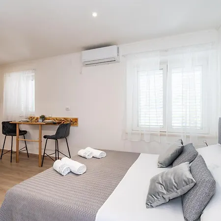 Anmarie With Free Parking